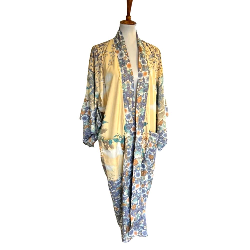Vintage 70s–80s Pastel Floral Kimono Robe – Soft Flowing Fabric, S–L